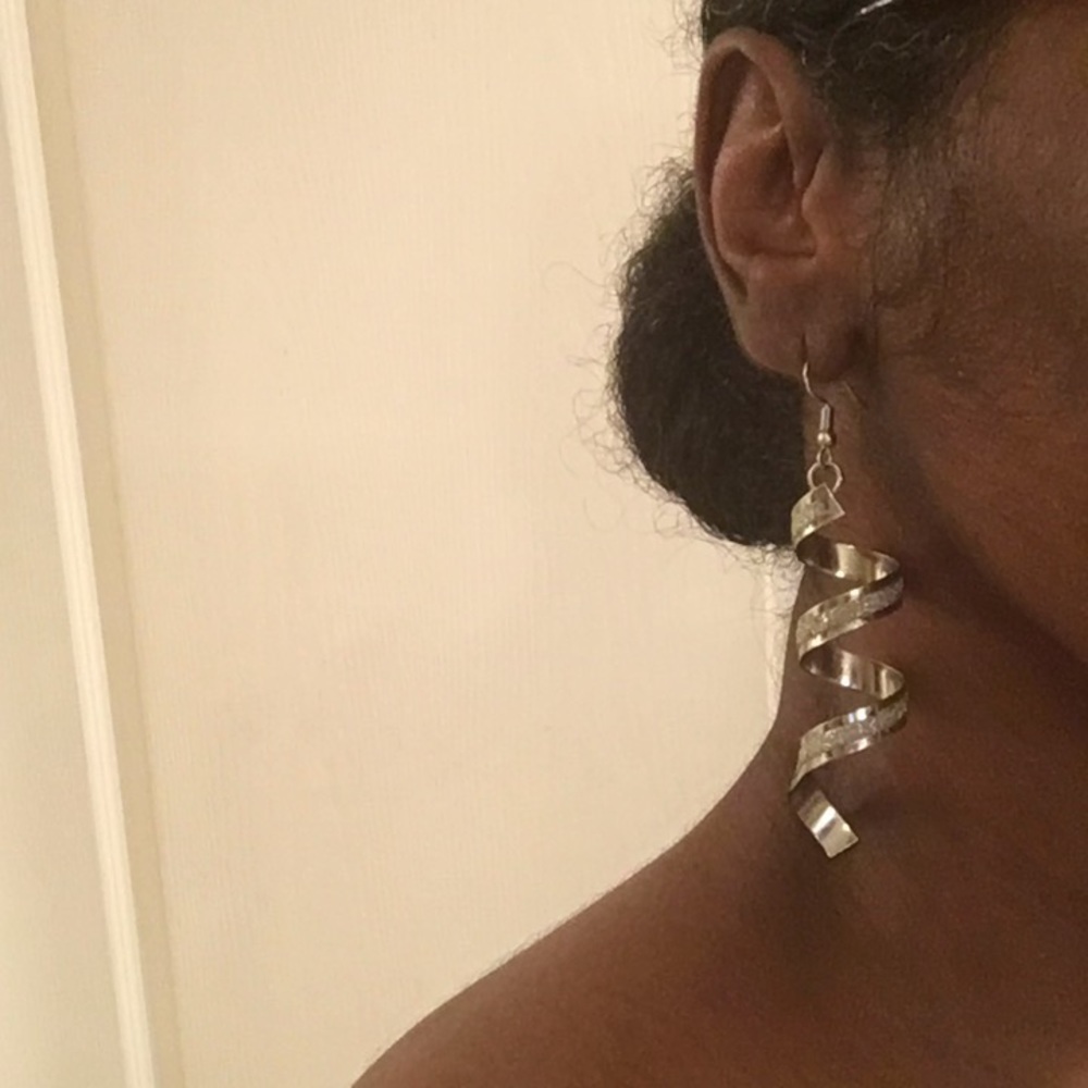 Earrings - Picture 3 of 6